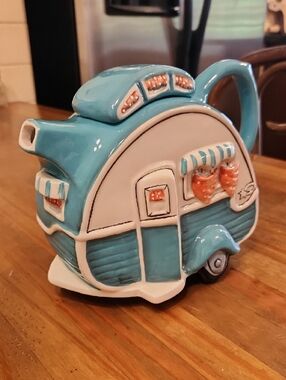 Ceramic Retro Travel Trailer Teapot